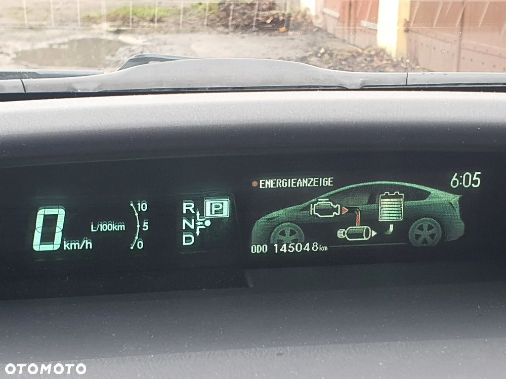 Toyota Prius (Hybrid) - 18