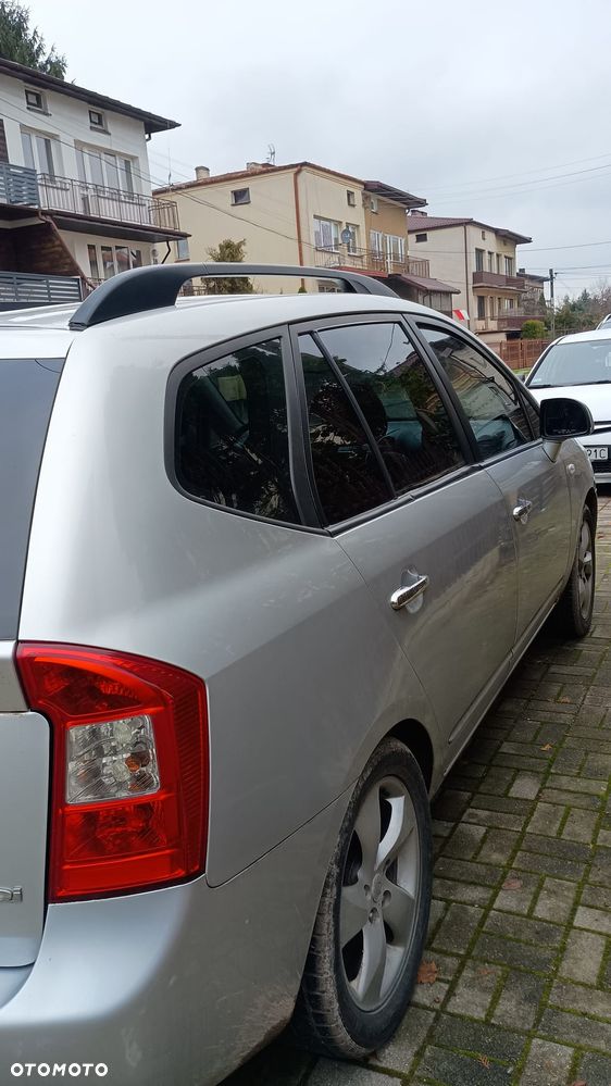 Kia Carens - 3