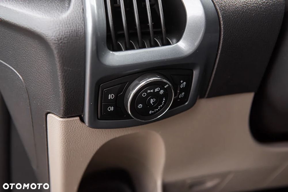 Ford Tourneo Custom 300 L1H1 VA Titanium - 17