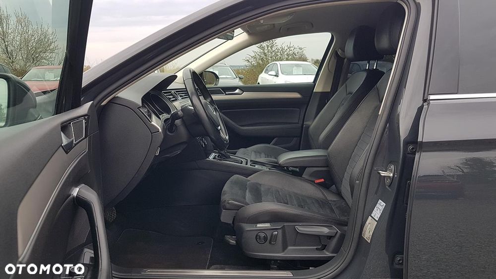 Volkswagen Passat Variant 2.0 TDI SCR DSG Highline - 21