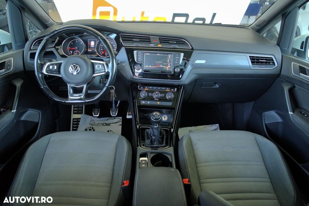 Volkswagen Touran - 20