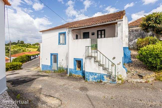 Moradia para remodelar, situada na tranquila localidade de Maçussa - Grande imagem: 2/40