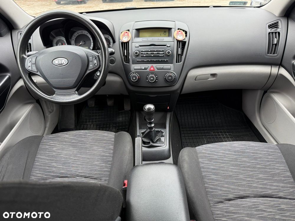 Kia Ceed - 17