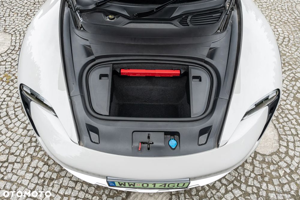 Porsche Taycan 4 - 18
