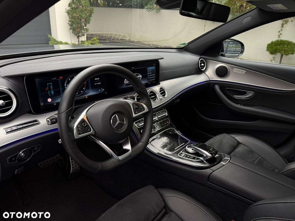 Mercedes-Benz Klasa E 220 d 9G-TRONIC - 23