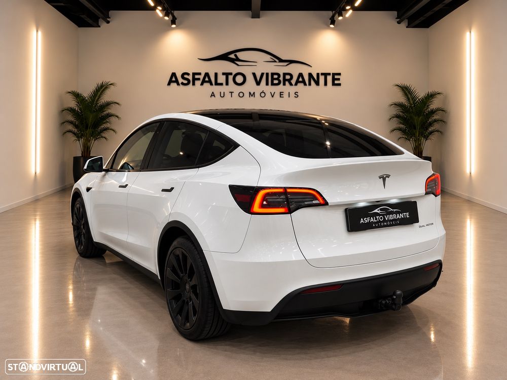 Tesla Model Y Long Range Dual Motor AWD - 3