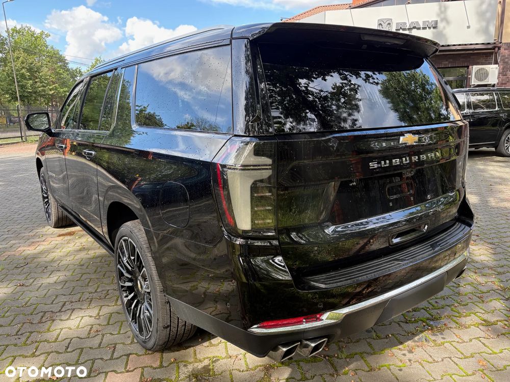 Chevrolet Suburban - 7