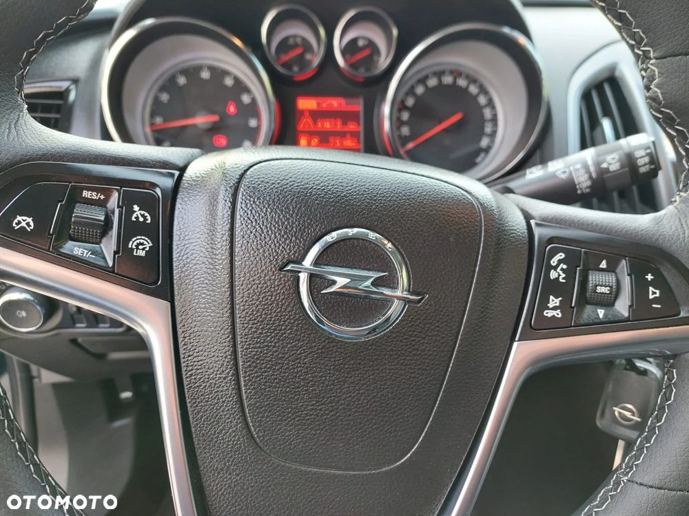 Opel Astra 1.4 Turbo Exklusiv - 26