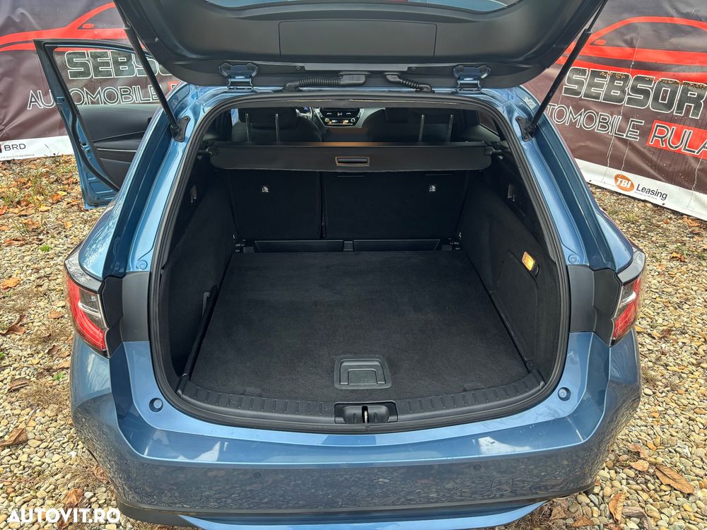 Toyota Corolla 2.0 Hybrid Team Deutschland - 17