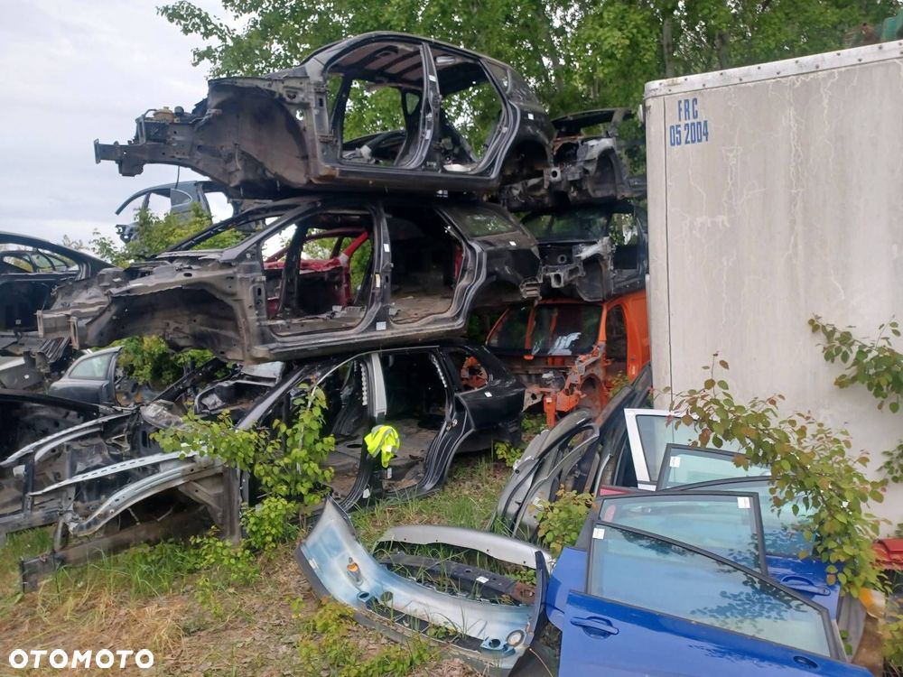 ĆWIARTKA BŁOTNIK LEWY TYŁ PORSCHE CAYENNE  I - 9