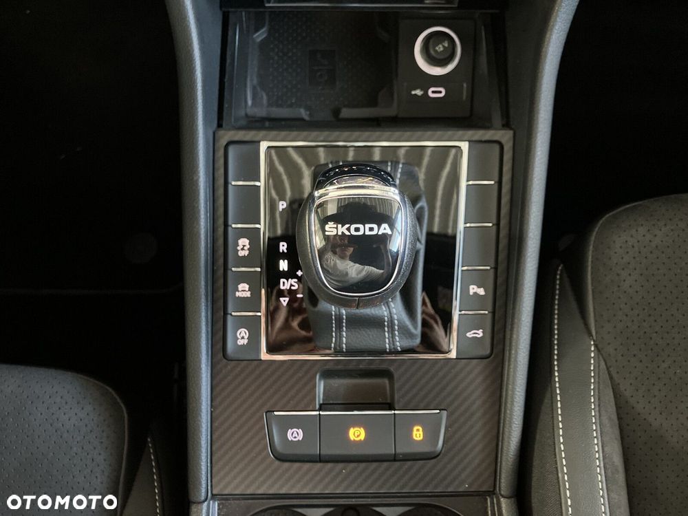 Skoda Superb 2.0 TDI SCR Sportline DSG - 22