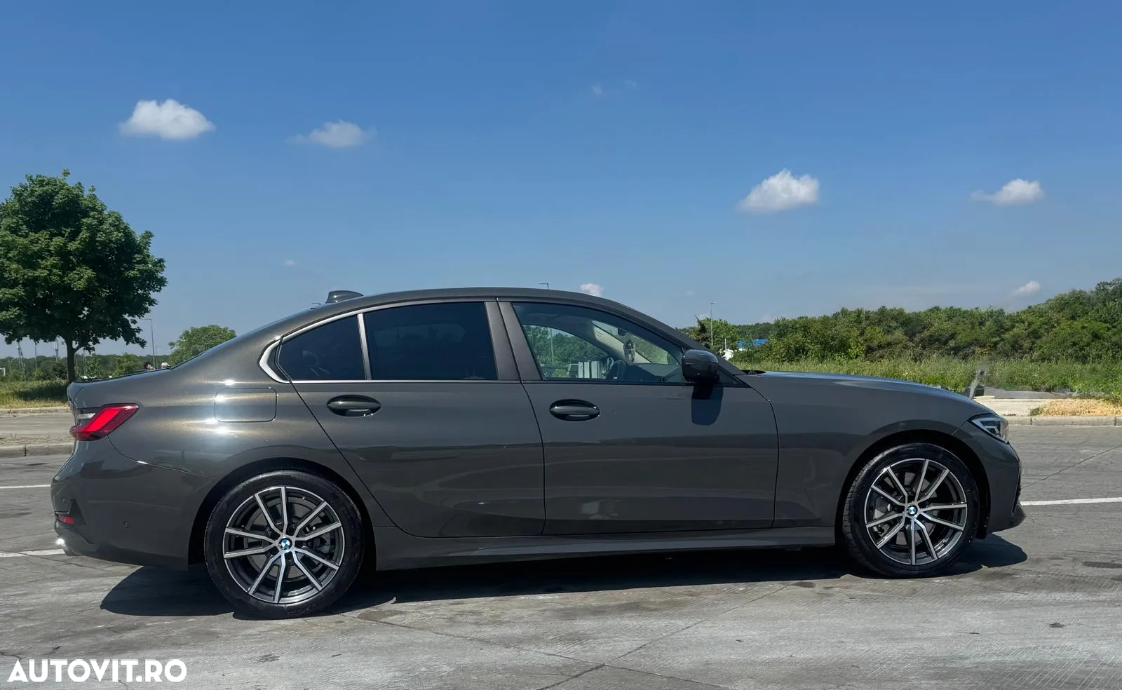 BMW Seria 3 330i xDrive AT - 3