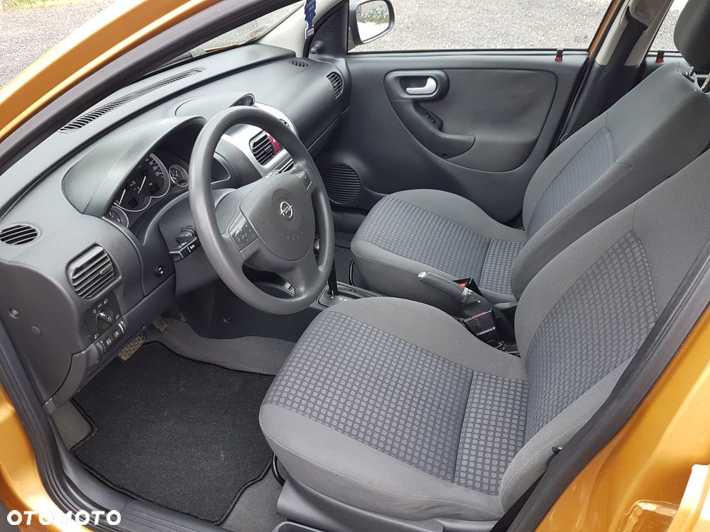 Opel Corsa 1.4 16V Enjoy - 13