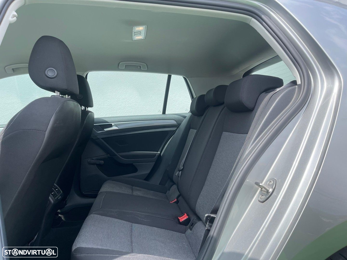 VW Golf 1.6 TDI Trendline - 8
