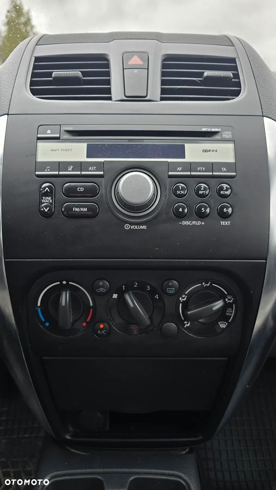Suzuki SX4 1.6 Comfort - 25