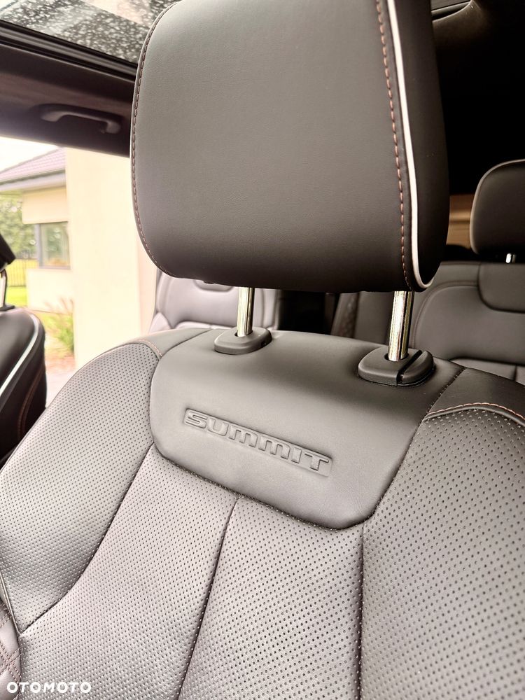 Jeep Grand Cherokee - 13