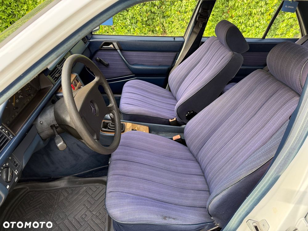 Mercedes-Benz W124 (1984-1993) - 12