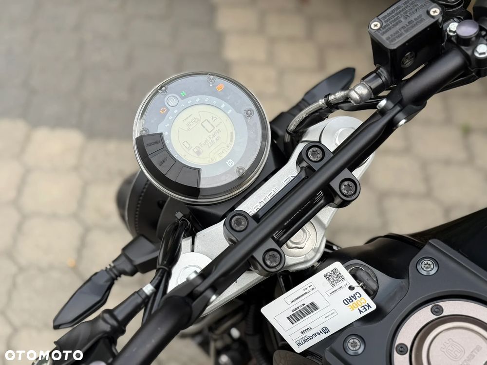 Husqvarna Svartpilen - 31