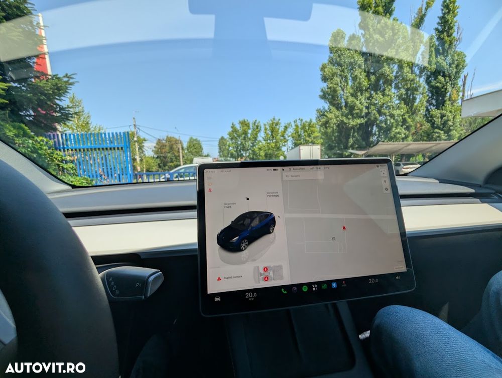 Tesla Model Y - 23