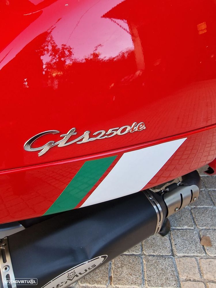 Vespa GTS Super GTS 250 ie - 8