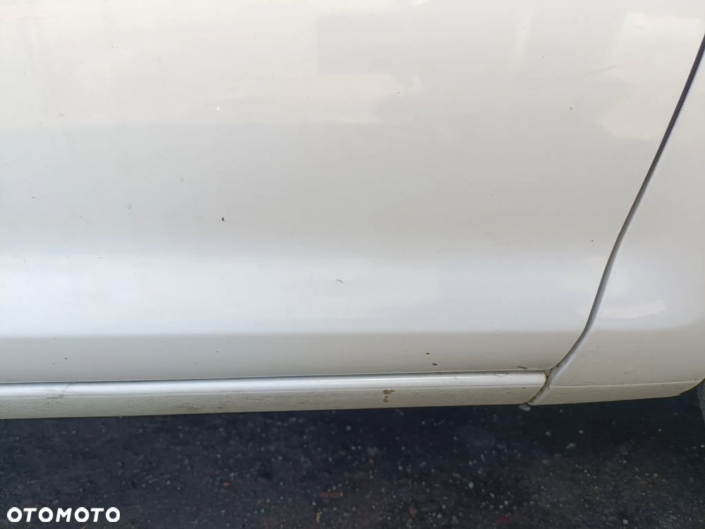 OPEL CORSA IV D 06-14 2010 r. 3D VAN Z474 drzwi prawy przód PP białe * - 3