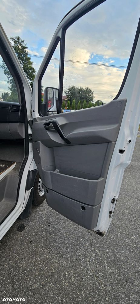Mercedes-Benz Sprinter - 11