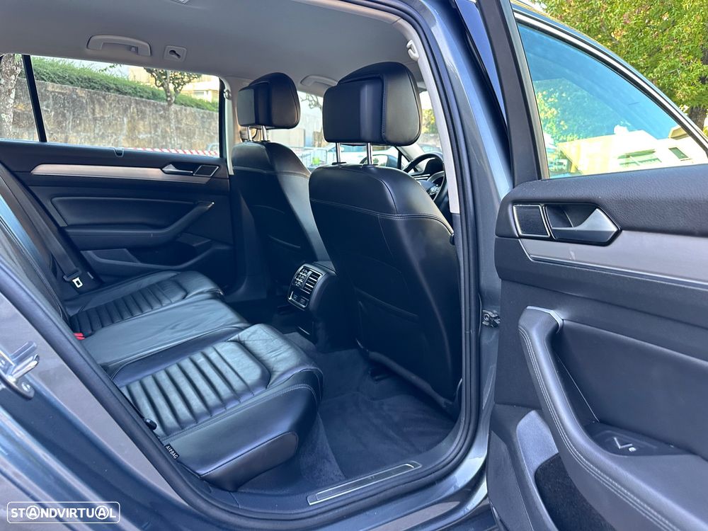 VW Passat Variant 2.0 TDi Highline DSG - 48