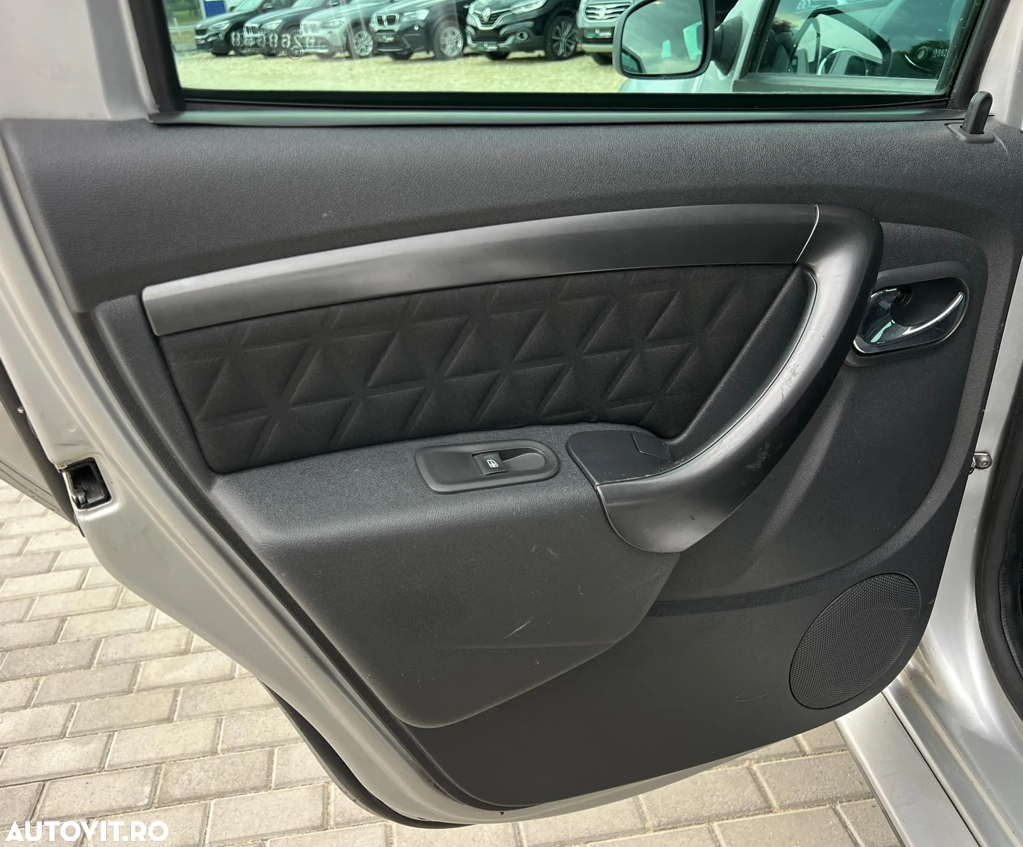 Dacia Duster 1.5 dCi 4x4 Prestige - 10