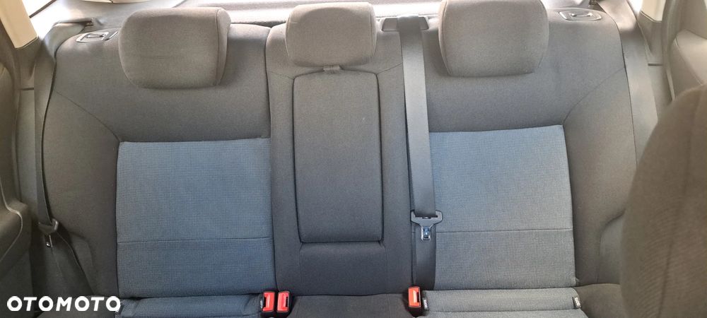 Ford Mondeo 1.8 TDCi Trend - 15