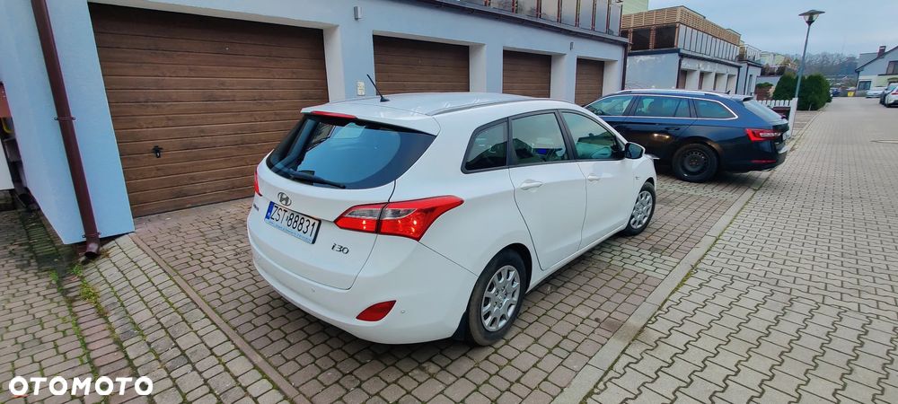 Hyundai i30 1.6 CRDi Classic + - 4