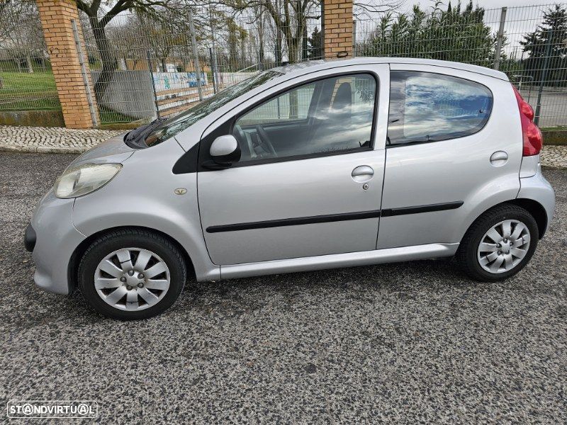 Peugeot 107 1.0 Urban - 9
