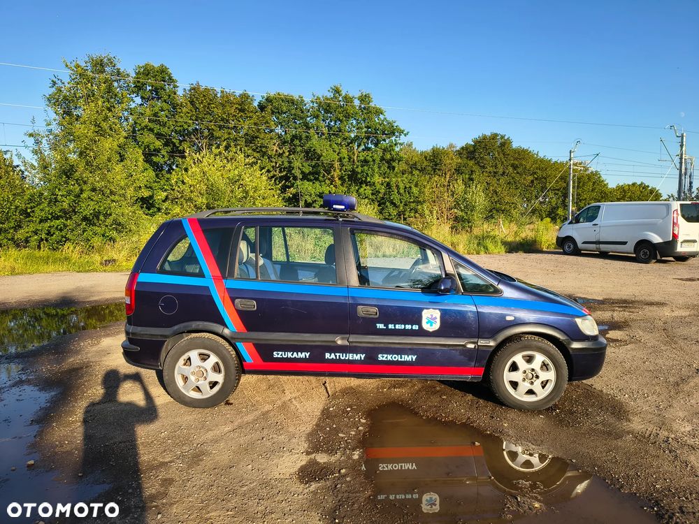 Opel Zafira 1.8 16V Elegance - 2