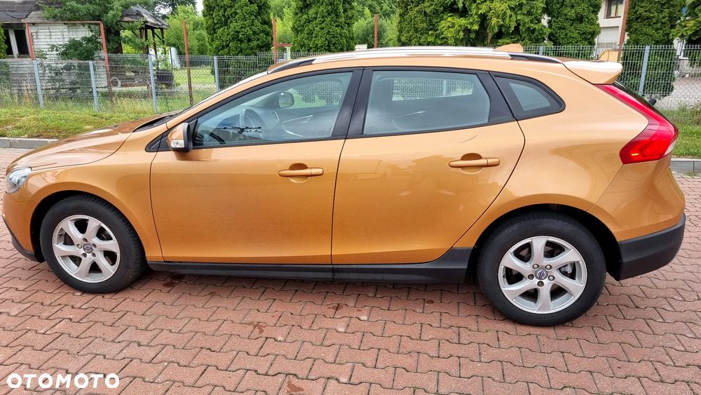 Volvo V40 Cross Country D3 Momentum - 9