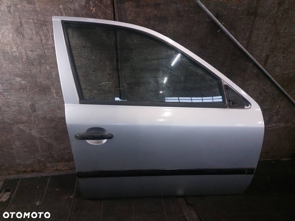 DRZWI KOMPLETNE PRAWY PRZÓD SKODA OCTAVIA I - 1