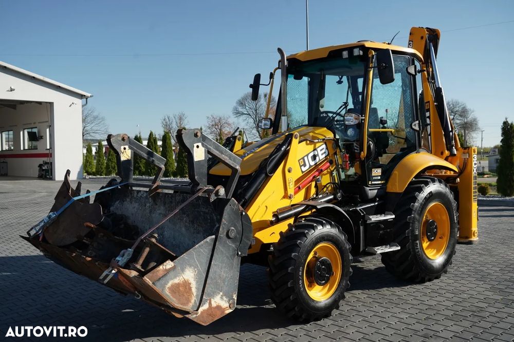JCB 3CX PLUS / JOYSTICK / AER CONDIȚIONAT / CUPĂ RAPIDĂ / SET CUPĂ / CA NOU / SHOWROOM POLONIA / - 9