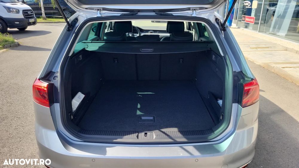 Volkswagen Passat 2.0 TDI DSG 4Motion R Executive - 13
