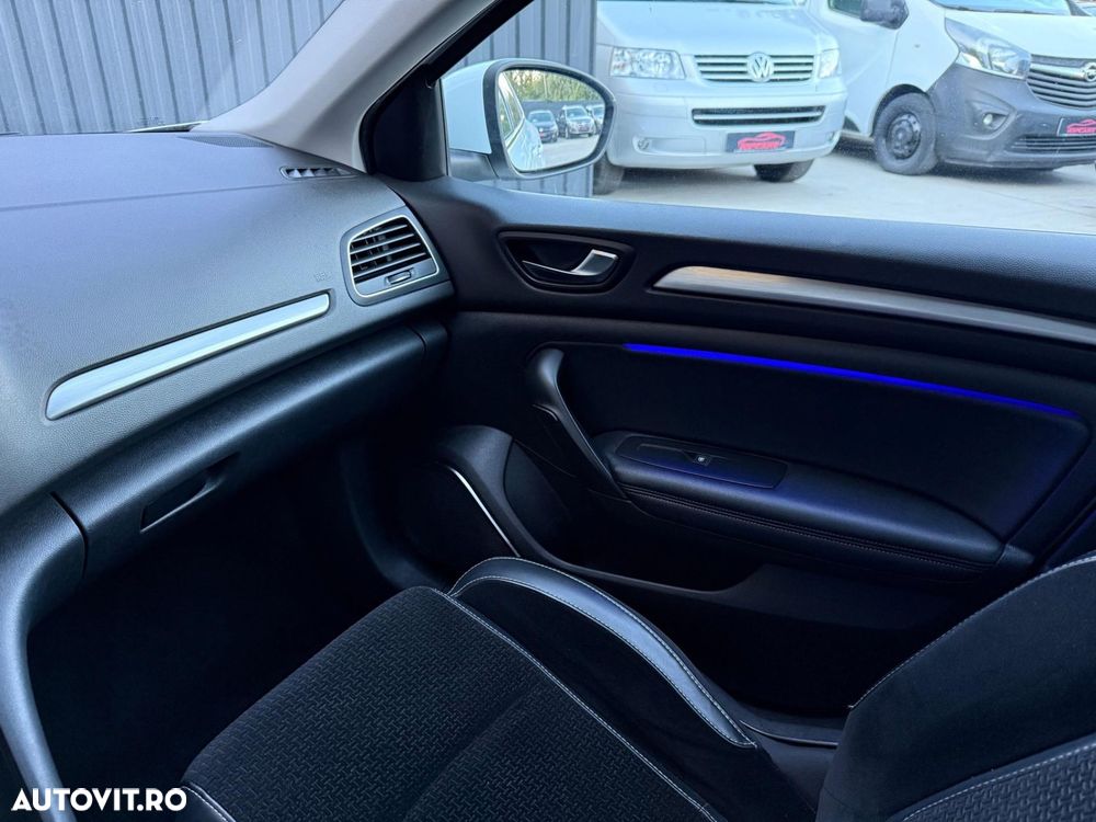 Renault Megane TCe 140 EDC GPF Intens - 11
