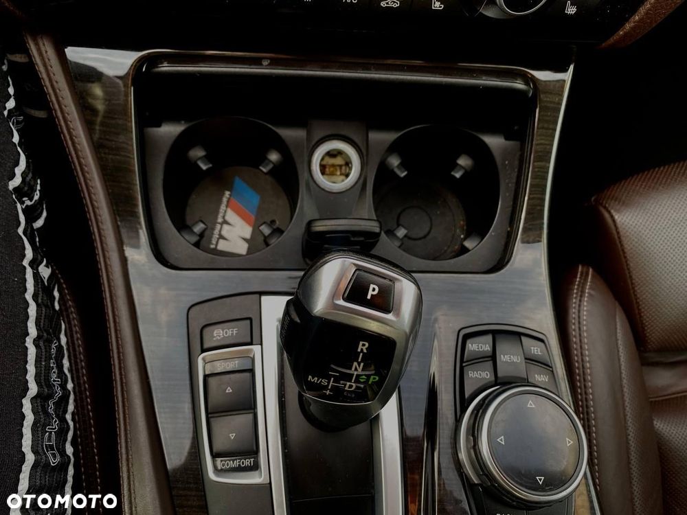 BMW Seria 5 530d xDrive Luxury Line - 13