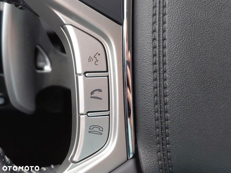 Mitsubishi Outlander - 16