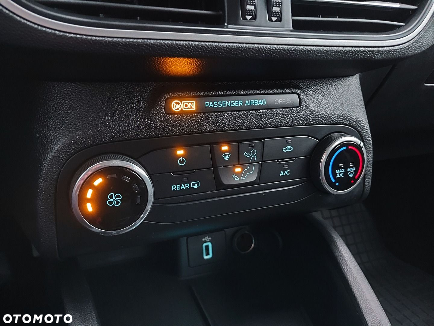 Ford Focus 1.0 EcoBoost Trend - 17