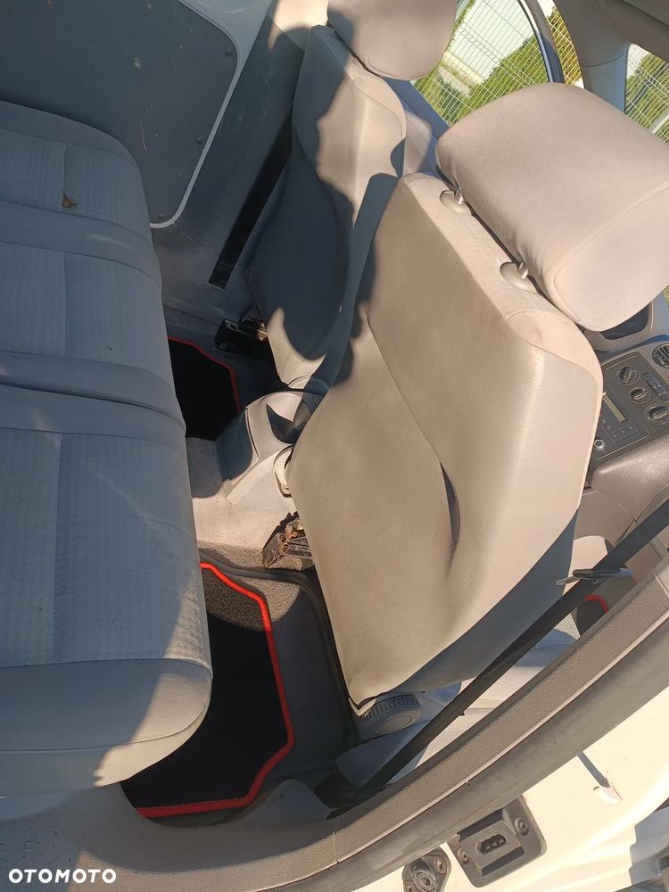 Volkswagen Caddy - 39