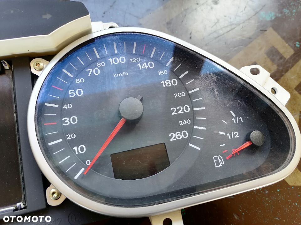 Licznik Zegar Audi A6 C6 Benzyna Europa 4F0920900K - 4