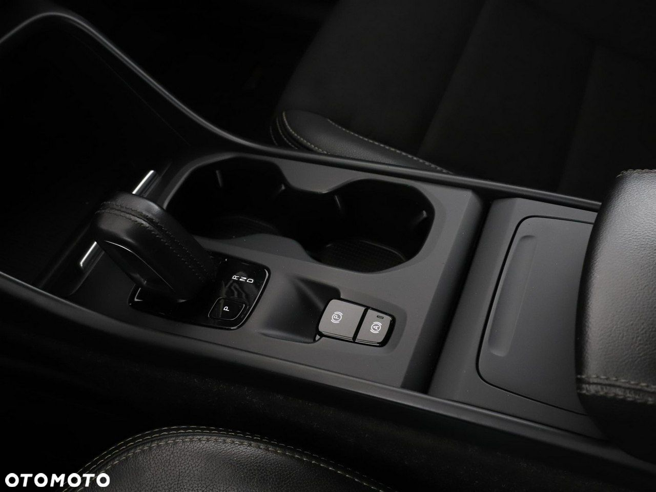 Volvo XC 40 D3 AWD Momentum - 30