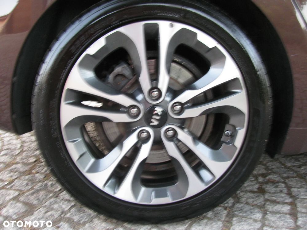 Kia Ceed 1.6 GDI DCT Platinum Edition - 32