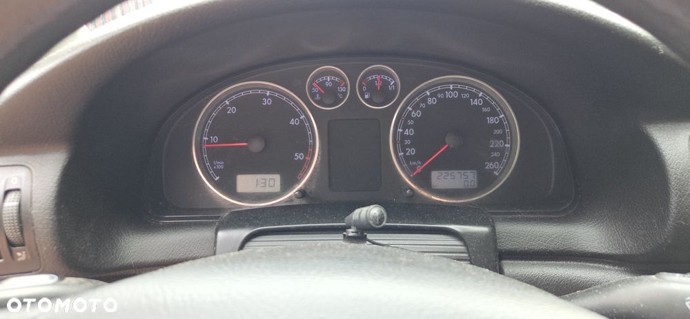 Volkswagen Passat 1.9 TDI Basis - 8