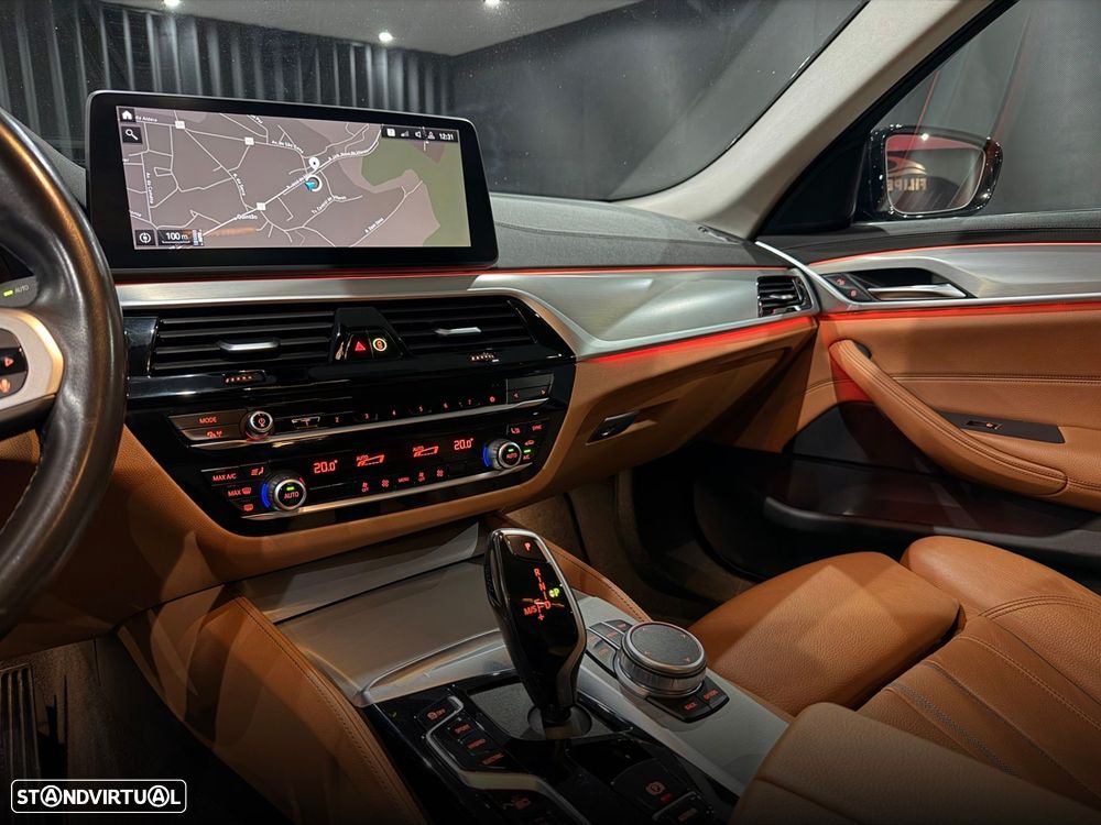 BMW 520 e Line Luxury - 18