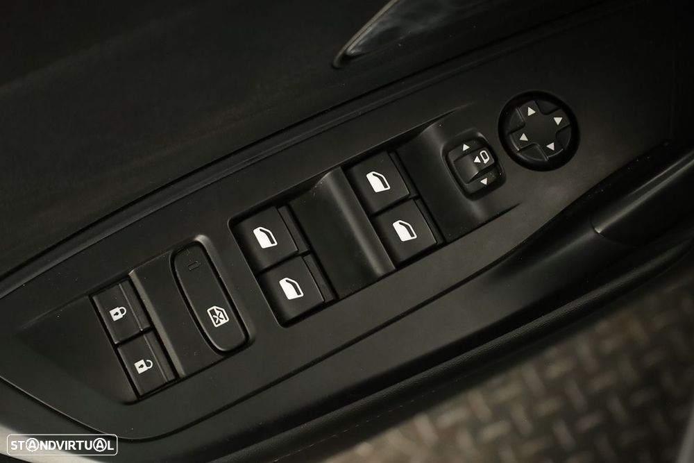 Peugeot 308 1.2 PureTech Allure Pack EAT8 - 19