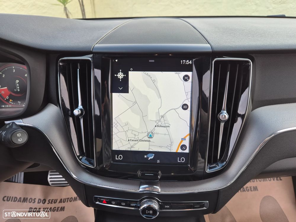 Volvo XC 60 2.0 D4 R-Design AWD Geartronic - 31