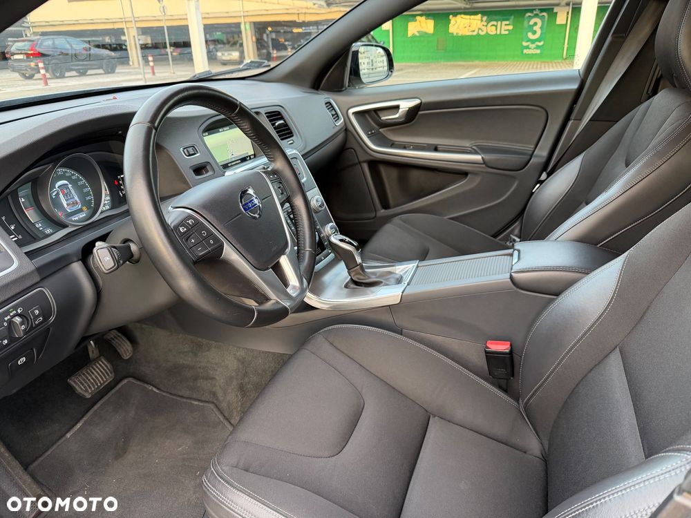 Volvo V60 Cross Country D3 Drive-E Momentum - 20