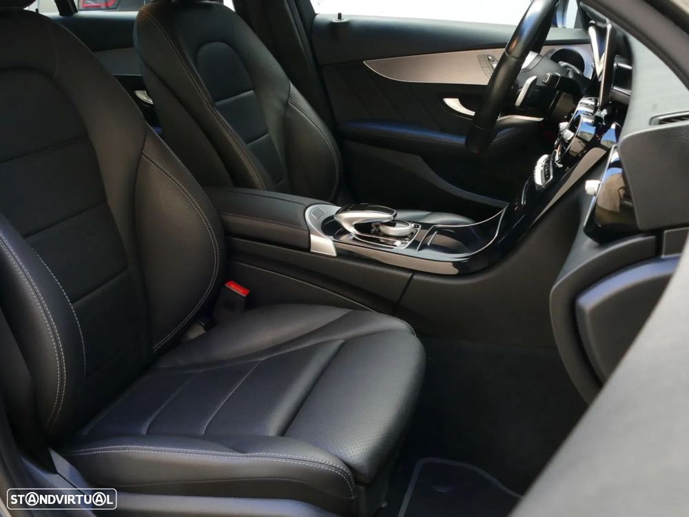 Mercedes-Benz C 300 de AMG Line - 21